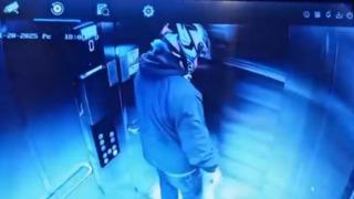 İğrenç olay! Yemek siparişini götürdü, asansöre binince bakın ne yaptı! 