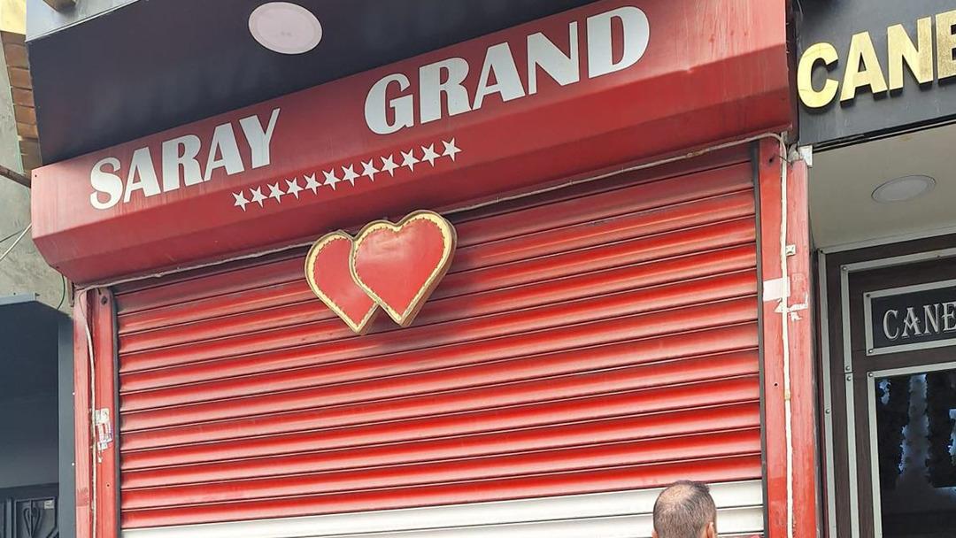 Sultangazi deki düğün salonunda gizli kamera skandalı! Patronun  kıyafet  iddiasını  açı  yalanladı 1