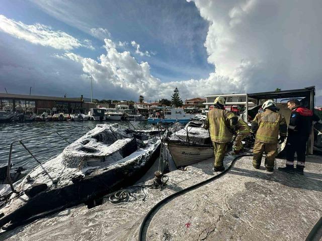 Çeşme’deki yangında 7 tekne alevlere teslim oldu 3