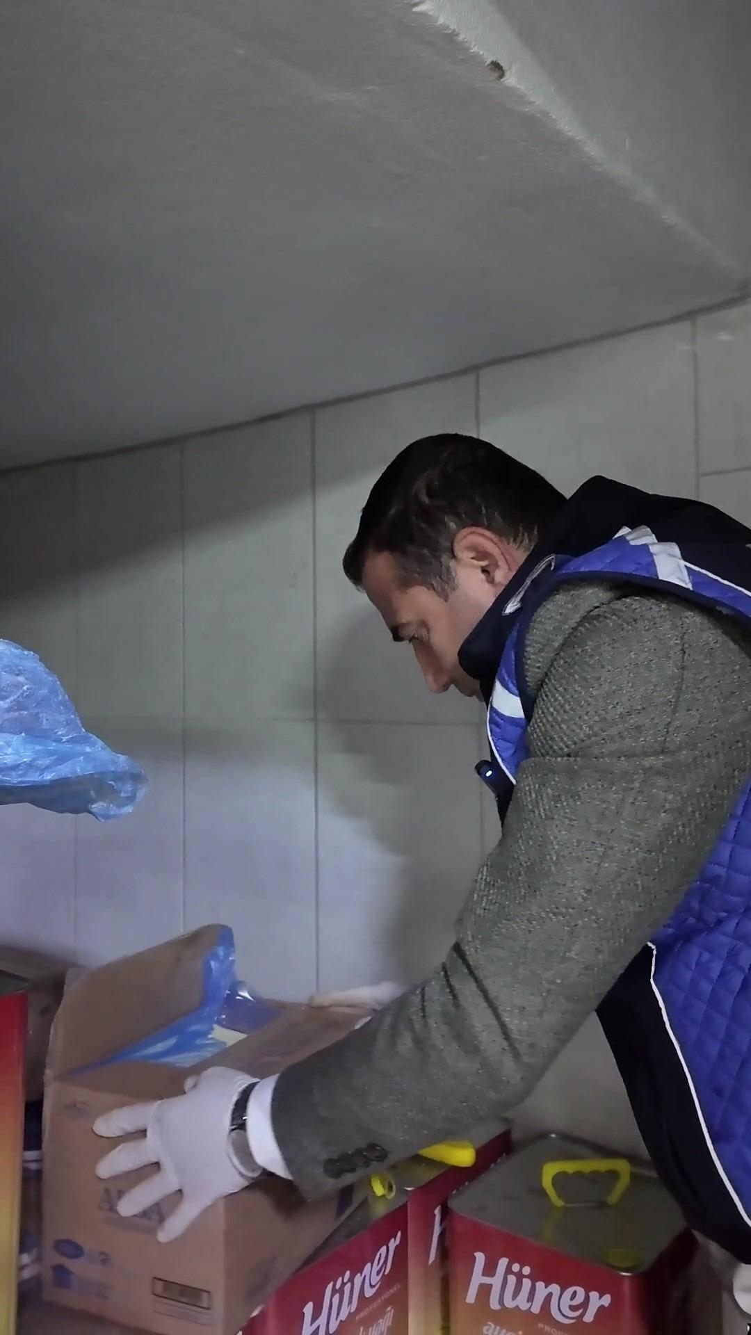 Ünlü börekçide skandal! Son kullanma tarihi 3 yıl geçmiş ürün buldu, işletmenin savunması  pes  dedirtti 2