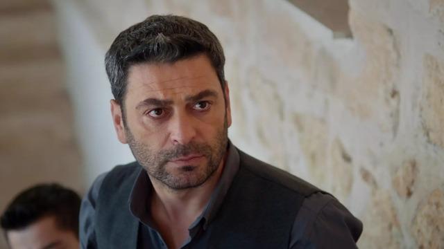 Uzak Şehir'in Cihan'ı Ozan Akbaba fenomen dizide de rol almış! Gençlik hali sosyal medyada gündem oldu 