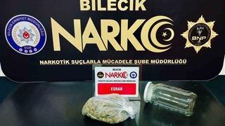 Dedektör köpeği ’İntel’den uyuşturucu operasyonu