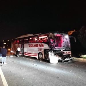 Alanya’da otobüs ile tır çarpıştı: 5 yaralı