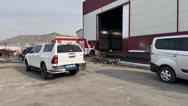 Fabrikada korkunç kaza! Kaynak sırasında kayan sacın altında kalan 2 işçi hayatını kaybetti