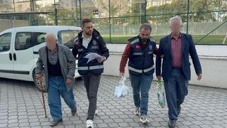 Samsun'da uygunsuz harekette bulunduğu iddia edilen 82 ve 72 yaşındaki iki erkek gözaltına alındı