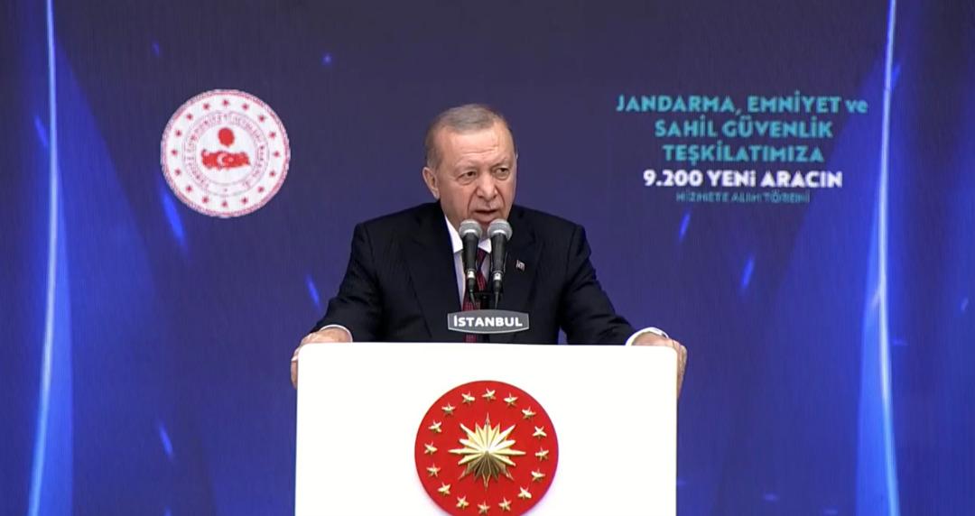 Binlercesi aprona dizildi! Erdoğan duyurdu: 9200 aracı hizmete sunuyoruz 6