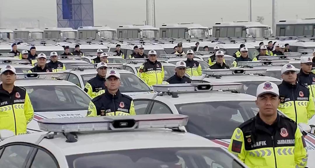 Binlercesi aprona dizildi! Erdoğan duyurdu: 9200 aracı hizmete sunuyoruz 4