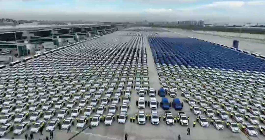 Binlercesi aprona dizildi! Erdoğan duyurdu: 9200 aracı hizmete sunuyoruz 5