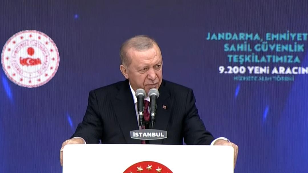 Binlercesi aprona dizildi! Erdoğan duyurdu: 9200 aracı hizmete sunuyoruz 3