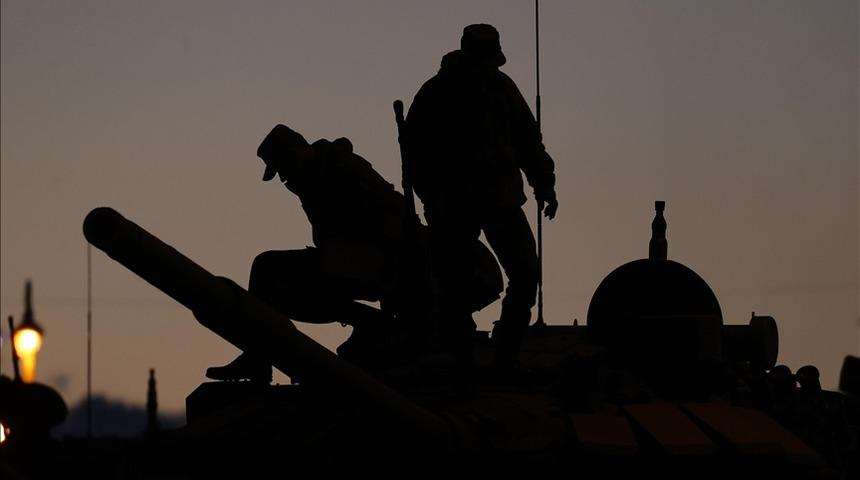 Almanya duyurdu: "Ukrayna'ya komşu bir NATO b&ouml;lgesinde asker konuşlandırabiliriz"