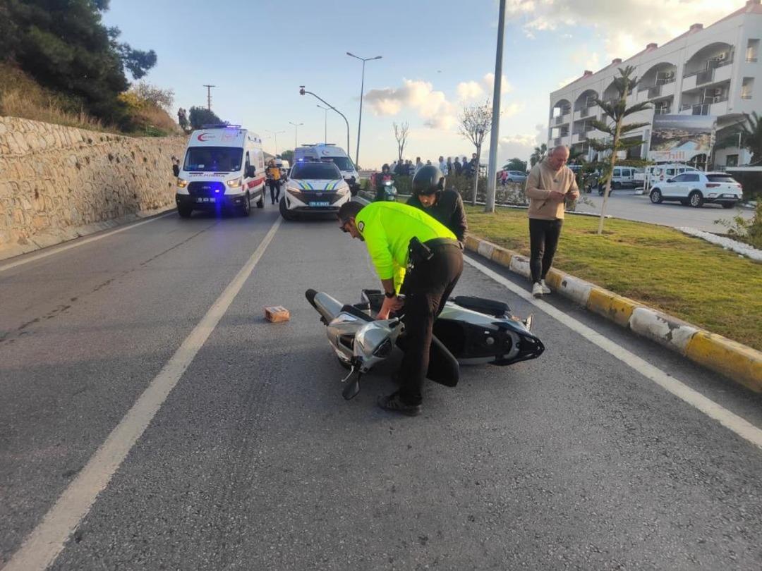 Motosiklet refüje çarptı: 1 ölü, 1 yaralı 1