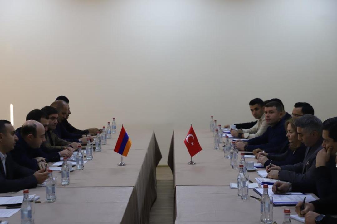Türkiye ile Ermenistan, Kars-Gümrü demiryolunun rehabilitasyonu çalışmalarının ikinci tur görüşmelerini yaptı 2
