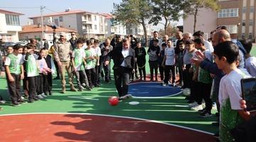 Erzincan’da 101 okulun bahçesine kauçuk zemin yapıldı