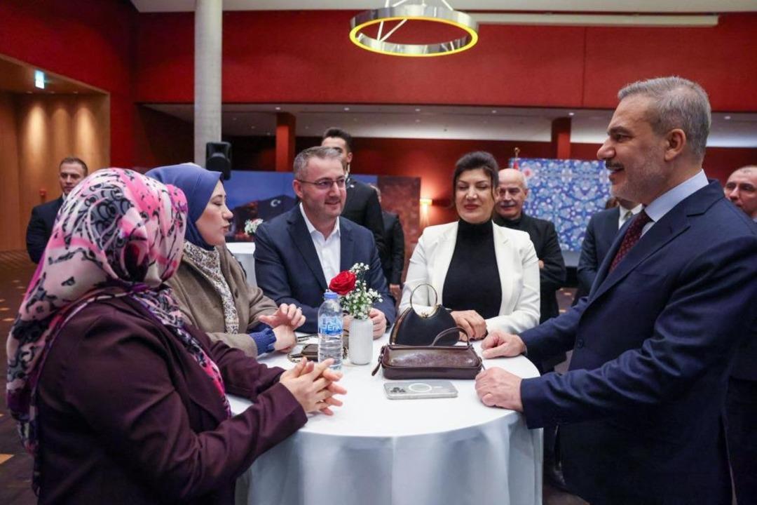 Bakan Fidan, T&uuml;rkiye&rsquo;nin Berlin B&uuml;y&uuml;kel&ccedil;iliğini ziyaret etti 3