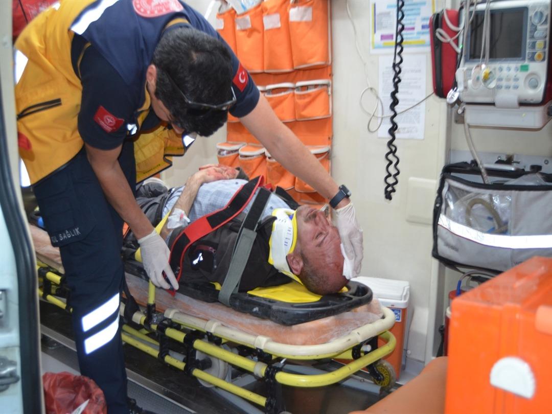 Park halindeki 3 araca çarpan alkollü sürücü, sağlık çalışanına "Beni morga götürün" dedi 1