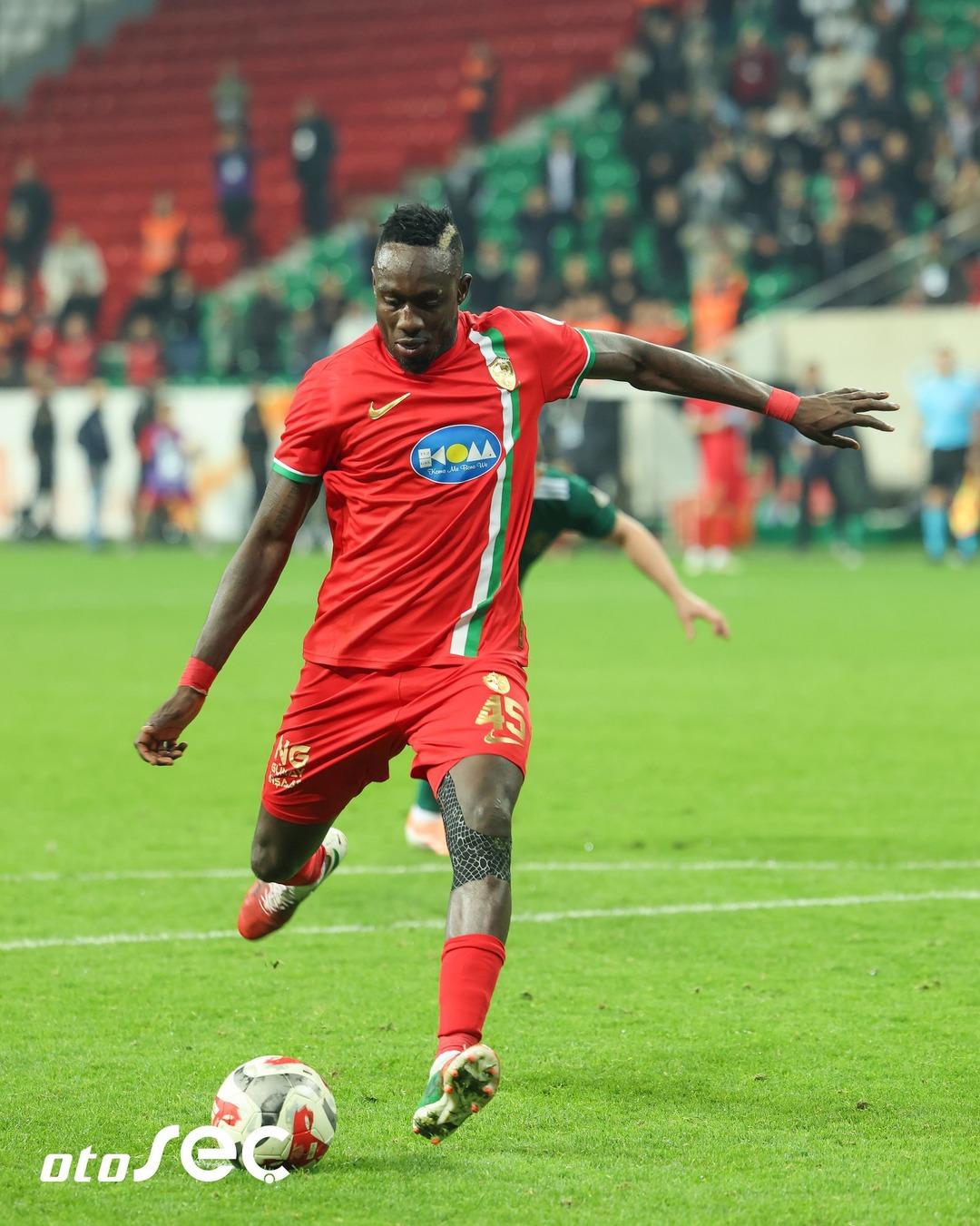 Mbaye Diagne fırtınası TFF 1. Lig i sallıyor!  1
