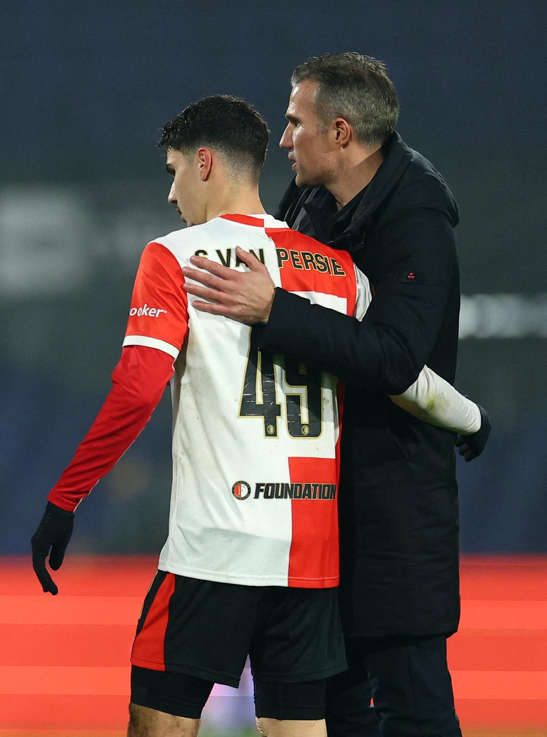 Oğlunu oyuna alan Robin van Persie ye skandal suçlama! 1