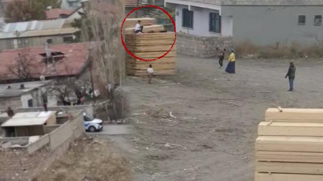 Yer: Kayseri! Bir aile gördüğü herkesi taşlıyor: 'Çocuklarımız okula gidemiyor'
