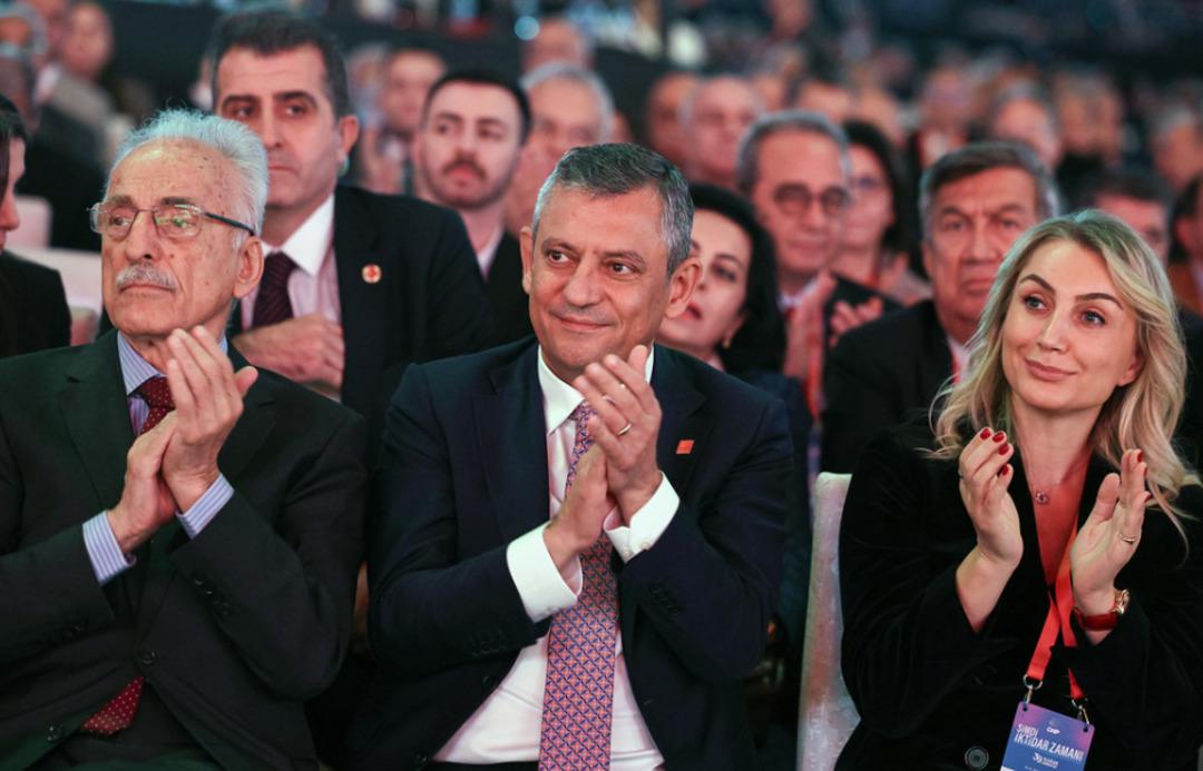 CHP Kurultayı nda kritik gün! Özgür Özel, bir yılda üçüncü kez genel başkan seçilecek 1