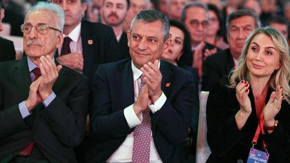 Bir TIR dolusu 25,1 milyon imza! CHP Kurultayı'nda sürpriz hamle, gören bir daha baktı