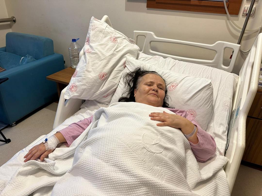  Taş kadın  gündem oldu! Karın ağrısıyla gitti: 20 bin taş çıkarıldı  1