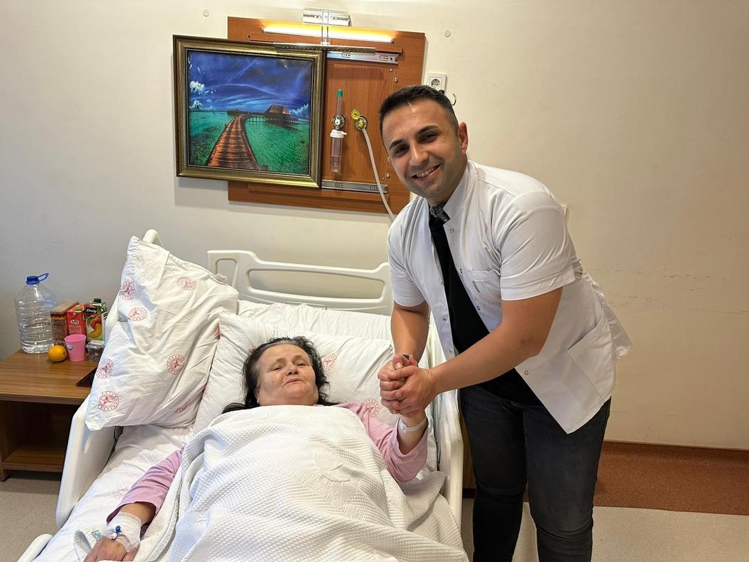  Taş kadın  gündem oldu! Karın ağrısıyla gitti: 20 bin taş çıkarıldı  2