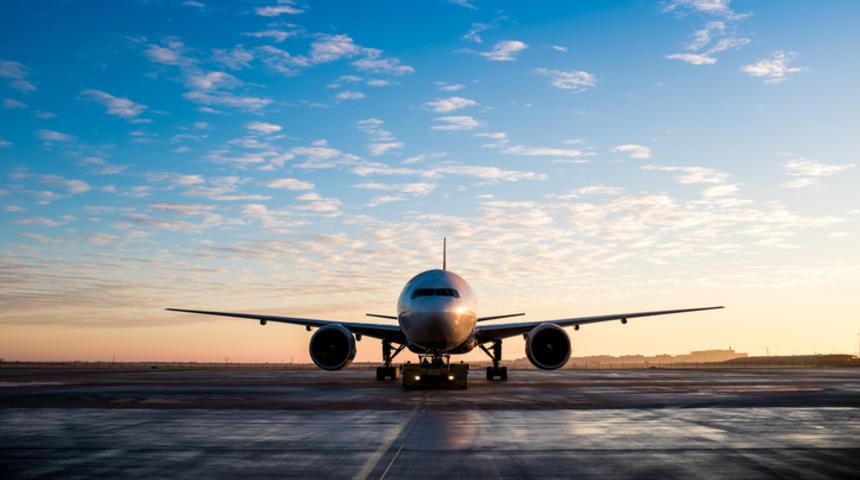 Havalimanında bomba paniği! U&ccedil;uşlar askıya alındı