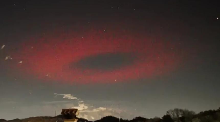 Gökyüzünde ikinci kez belirdi! Fotoğrafçı görüntüledi, bilim insanları şaşkına döndü