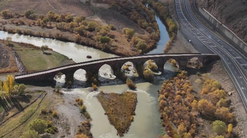 Erzurum&rsquo;un en b&uuml;y&uuml;k mahallesi: Yağan Mahallesi ve Yağan Baba t&uuml;rbesi ilgi odağı oluyor