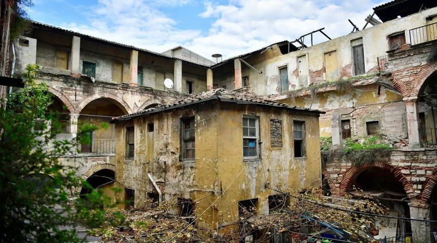 Fatih&rsquo;te Tarih yeniden hayat Buluyor: Şekerci Han restorasyona alınıyor