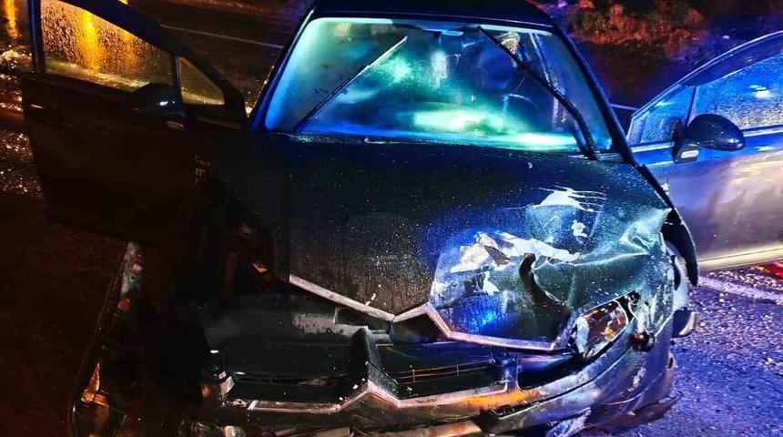 Kırklareli’nde yağışlı yolda zincirleme kaza: 3 araç birbirine girdi