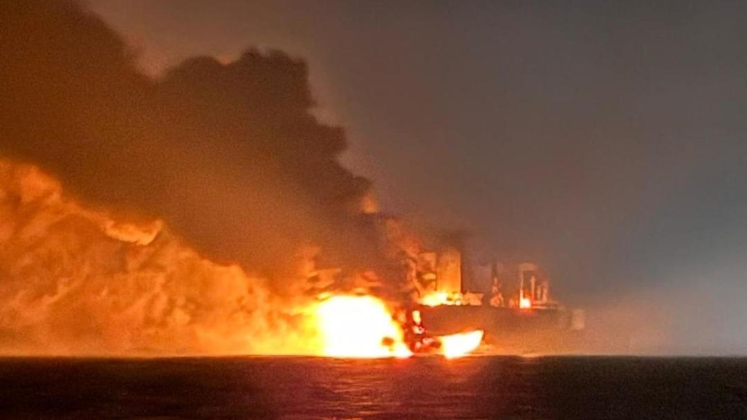 Bakanlık son durumu paylaştı: KAIROS ve VIRAT gemilerinde yangın söndü mü? 1