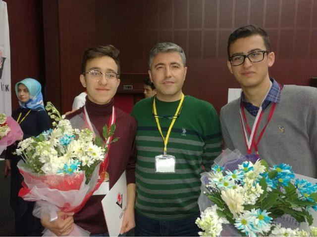 Gaziantep Kolej Vakfı TÜBİTAK Kimya Bölge birincisi 2