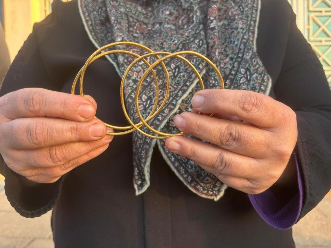 10 yıllık birikimi altınları yolda düşürdü, 40 tonluk çöplükte bulundu! Gözyaşları sel oldu 4