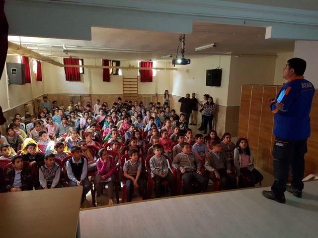 ‘Afete Hazır Okul’ eğitimleri devam ediyor