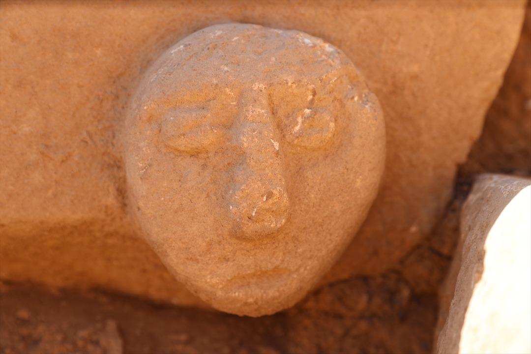 Yer: Şanlıurfa! Yaklaşık 10 bin yıllık! İnsan yüzüne benziyor 5