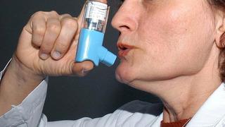 Aylık enjeksiyonların ağır astım hastalarına etkisi nedir?