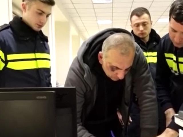 Gürcistan'da muhalefet lideri Elisaşvili, mahkeme binasını kundaklama girişiminden gözaltına alındı