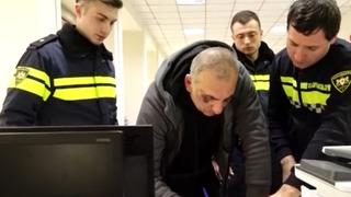Gürcistan'da muhalefet lideri Elisaşvili, mahkeme binasını kundaklama girişiminden gözaltına alındı