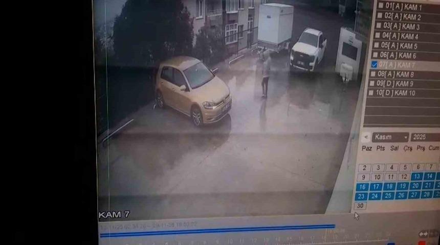 Otoparktan &ccedil;ıkan otomobil, 10 metrelik y&uuml;kseklikten bah&ccedil;eye u&ccedil;tu: 1 yaralı