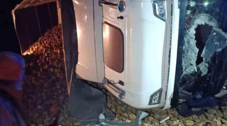 Yozgat’ta kontrolden çıkan tır devrildi: 1 ölü