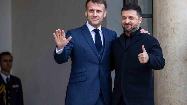 Zelenskiy, 1 Aralık’ta Paris’te Macron ile bir araya gelecek