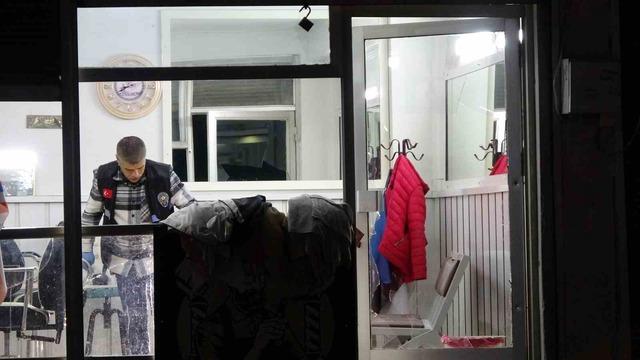 Adana’da erkek kuaföründe silahlı kavga: 7 yaralı 5