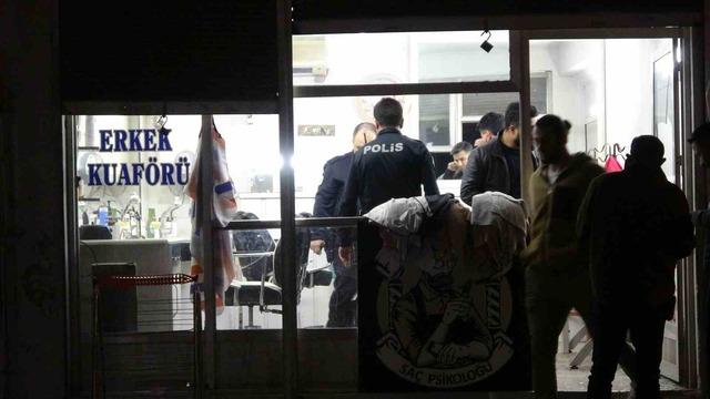 Adana’da erkek kuaföründe silahlı kavga: 7 yaralı 3
