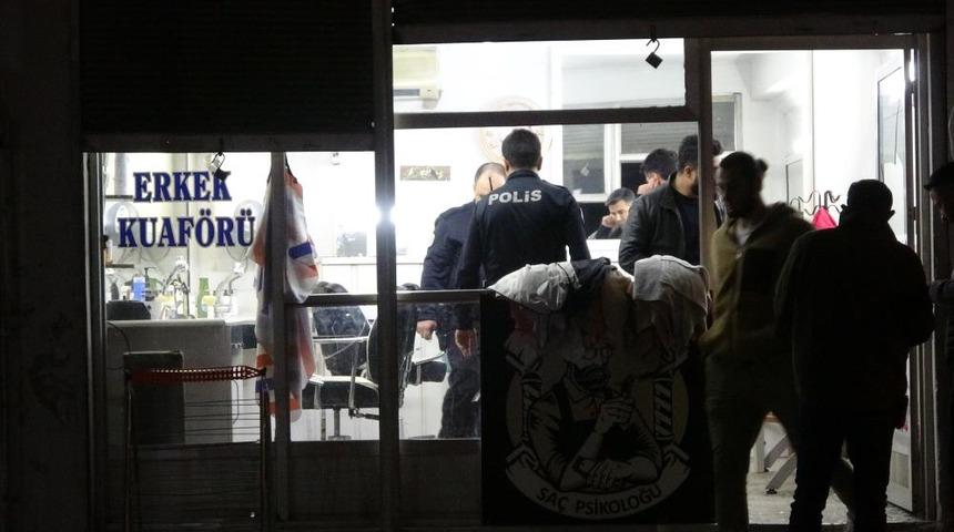 Adana'da erkek kuaf&ouml;r&uuml;nde silahlı kavga: 7 yaralı