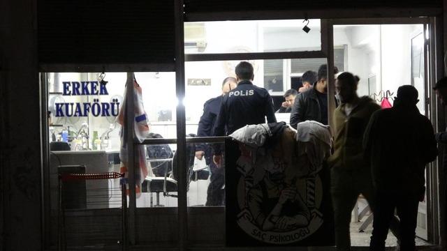 Adana'da erkek kuaföründe silahlı kavga: 7 yaralı