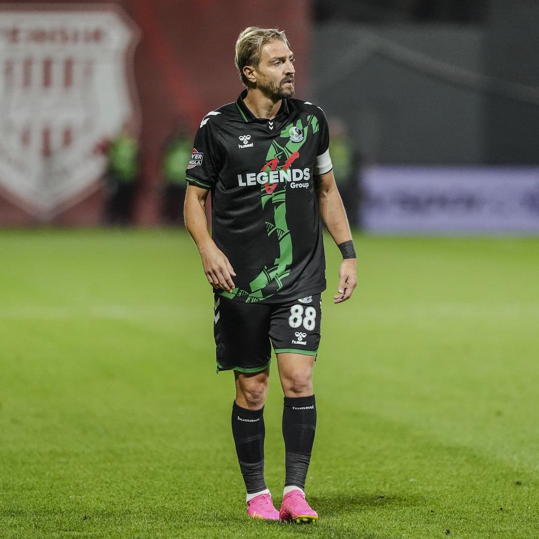 Skorundan &ccedil;ok kartı var! Yine Caner Erkin yine olay... 3