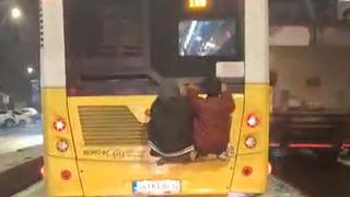 Yer: İstanbul! Otobüsün arkasında tehlikeli yolculuk kamerada