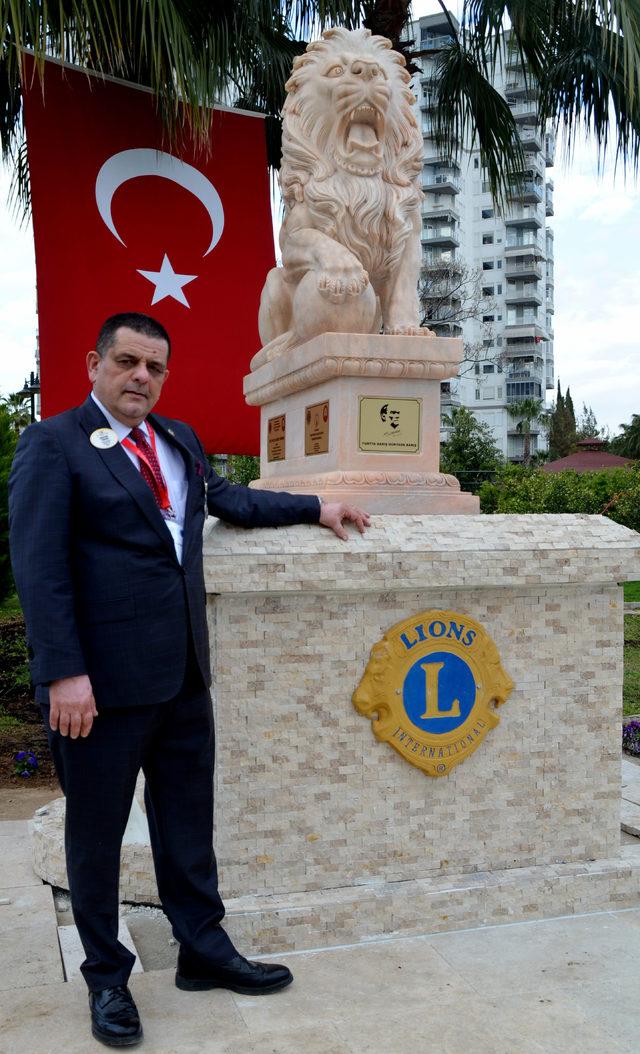 Lionslardan 100'üncü yıl anısına aslan heykeli