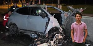 Gen&ccedil; doktorun acı sonu! Aracı gişelere ok gibi saplandı